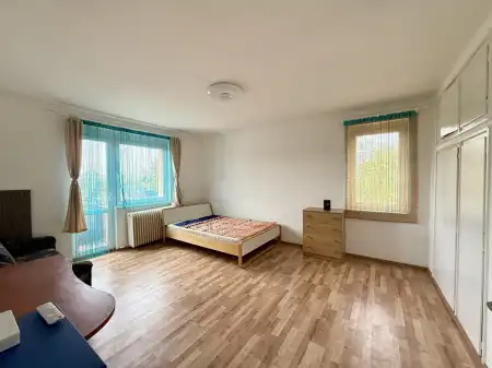 kiadó tégla lakás, Oroszlány