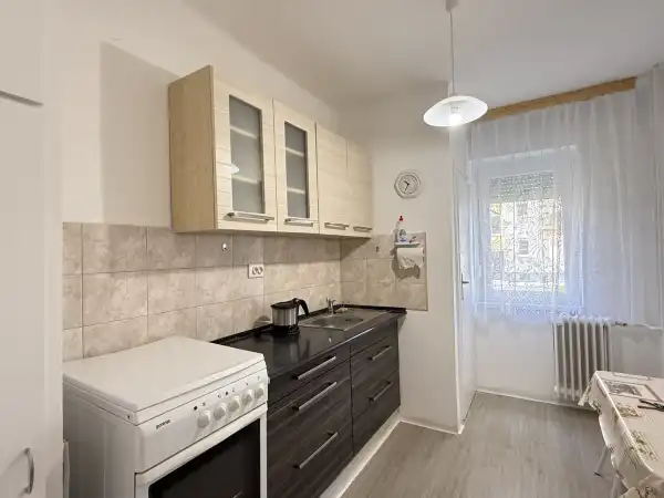 Kiadó tégla lakás, Oroszlány 1 szoba 38 m² 120 E Ft/hó