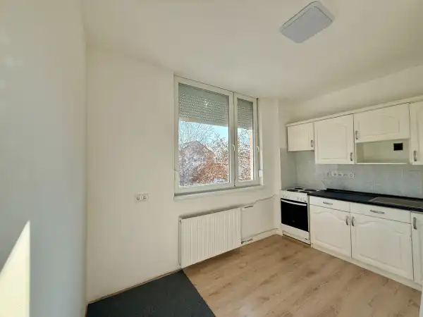 Kiadó tégla lakás, Oroszlány 1 szoba 40 m² 120 E Ft/hó
