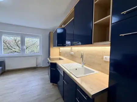 Kiadó tégla lakás, Oroszlány 3 szoba 49 m² 160 E Ft/hó