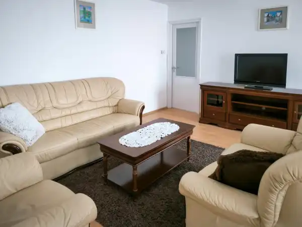 Kiadó tégla lakás, Paks 2+1 szoba 74 m² 250 E Ft/hó