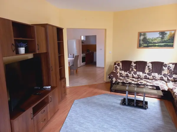 Kiadó tégla lakás, Paks 3 szoba 72 m² 250 E Ft/hó