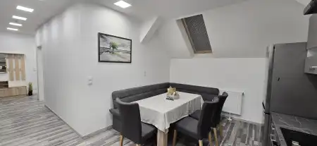 kiadó tégla lakás, Paks