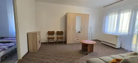 kiadó tégla lakás, Paks