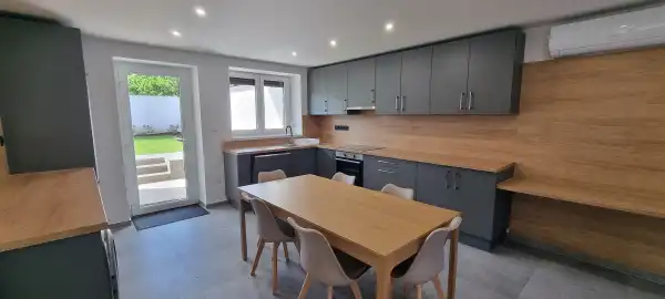 Kiadó tégla lakás, Paks 3 szoba 90 m² 400 E Ft/hó