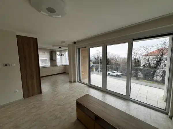 Kiadó tégla lakás, Pécs 3 szoba 74 m² 355 E Ft/hó