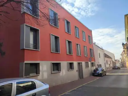 kiadó tégla lakás, Pécs