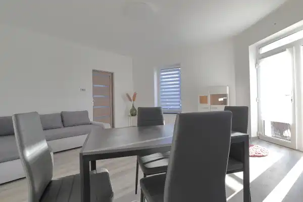 Kiadó tégla lakás, Szeged 2 szoba 58 m² 250 E Ft/hó