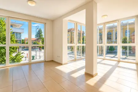Kiadó tégla lakás, Szeged 3 szoba 65 m² 290 E Ft/hó