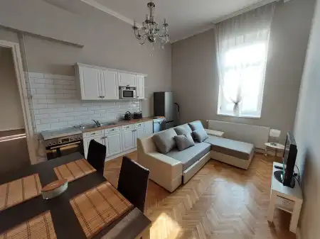 kiadó tégla lakás, Szeged