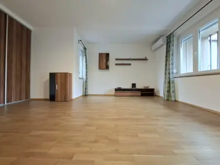Kiadó tégla lakás, Szombathely 2 szoba 55 m² 180 E Ft/hó