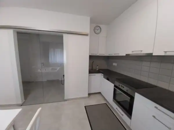 Kiadó tégla lakás, Tata 3 szoba 75 m² 290 E Ft/hó
