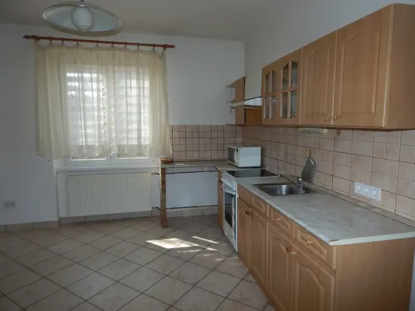 Kiadó tégla lakás, Tatabánya 1+1 szoba 43 m² 140 E Ft/hó