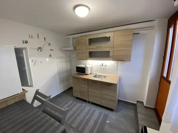 Kiadó tégla lakás, Vác 1 szoba 23 m² 130 E Ft/hó