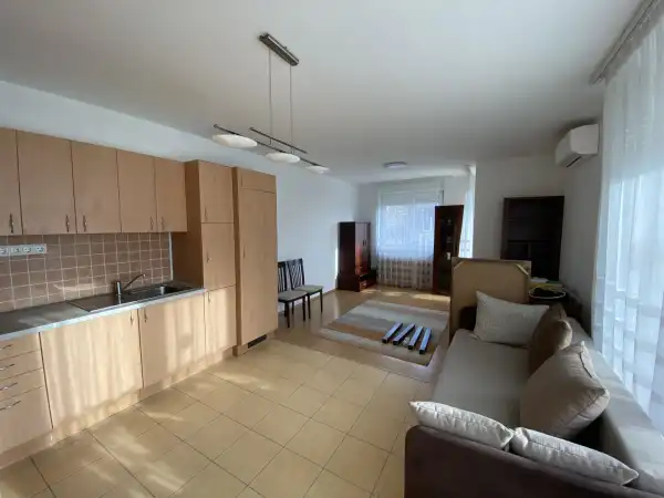 Kiadó tégla lakás, Vác 1+1 szoba 51 m² 220 E Ft/hó