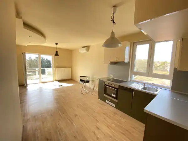 Kiadó tégla lakás, Vác 1+2 szoba 63 m² 250 E Ft/hó