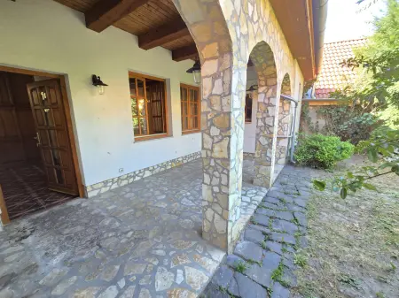 Kiadó tégla lakás, Vác 3 szoba 77 m² 250 E Ft/hó