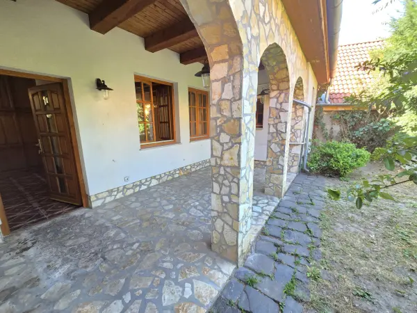 Kiadó tégla lakás, Vác 3 szoba 77 m² 250 E Ft/hó