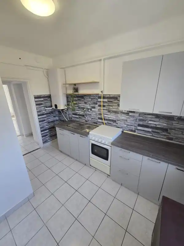 Kiadó tégla lakás, Vác 3 szoba 64 m² 200 E Ft/hó