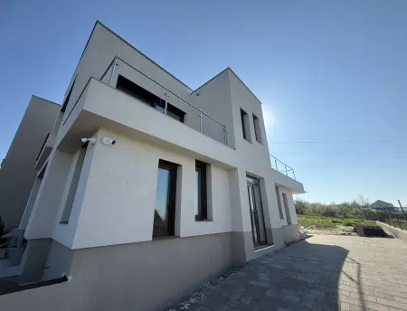 Kiadó új építésű családi ház, Vác 4 szoba 164 m² 600 E Ft/hó