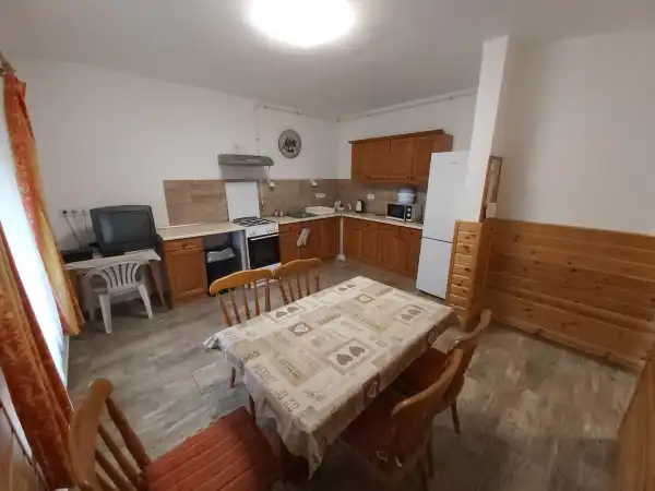 Kiadó újszerű családi ház, Rétság 4 szoba 180 m² 6 E Ft/hó