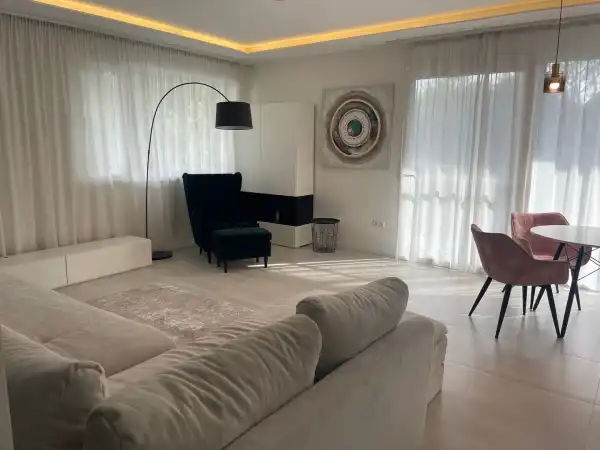 Kiadó újszerű tégla lakás, Budapest, III. kerület 2+2 szoba 83 m² 490 E Ft/hó