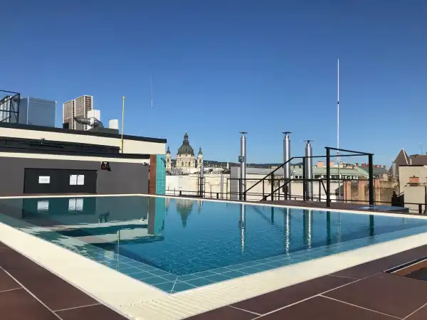 Kiadó újszerű tégla lakás, Budapest, VI. kerület 3 szoba 73 m² 527 E Ft/hó
