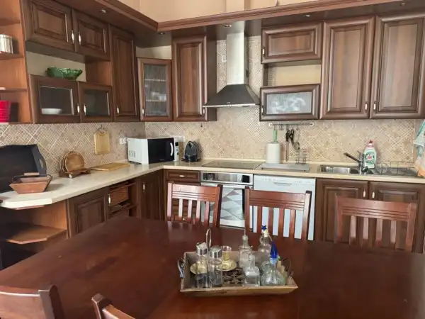 Kiadó újszerű tégla lakás, Budapest, VI. kerület 3 szoba 110 m² 470 E Ft/hó