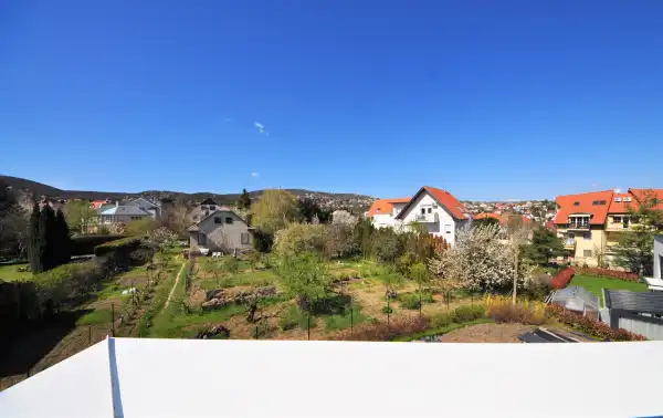Kiadó újszerű tégla lakás, Budapest, XI. kerület 3 szoba 79 m² 499 E Ft/hó