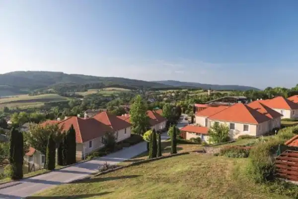 Kiadó újszerű tégla lakás, Dunaszentmiklós 4 szoba 110 m² 250 E Ft/hó
