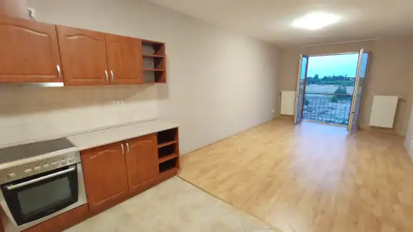 Kiadó újszerű tégla lakás, Győr 3 szoba 68 m² 240 E Ft/hó