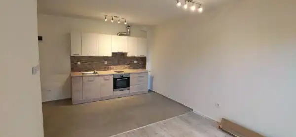 Kiadó újszerű tégla lakás, Nyíregyháza 2 szoba 40 m² 130 E Ft/hó