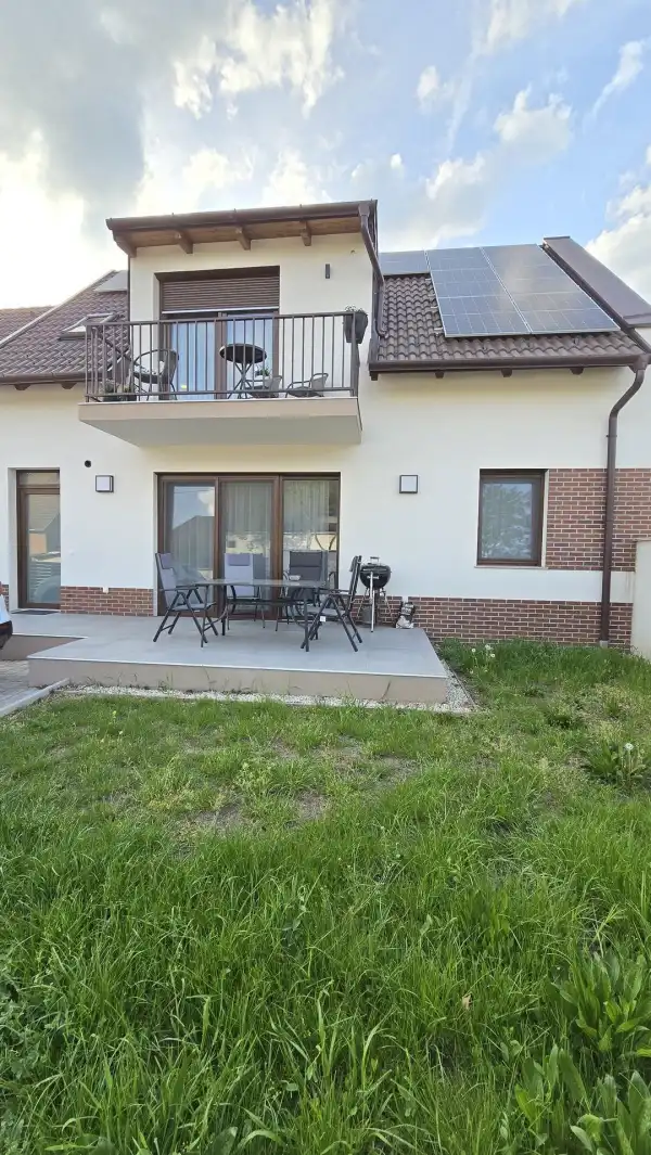 Kiadó újszerű tégla lakás, Paks 3 szoba 83 m² 365 E Ft/hó