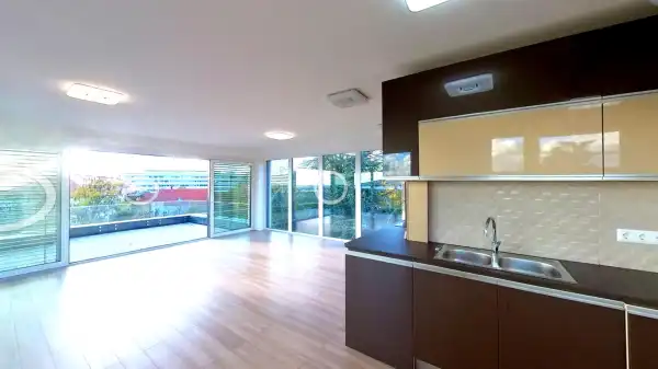 Kiadó újszerű tégla lakás, Pécs 2 szoba 85 m² 380 E Ft/hó