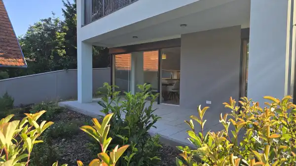 Kiadó újszerű tégla lakás, Pécs 1+1 szoba 79 m² 270 E Ft/hó