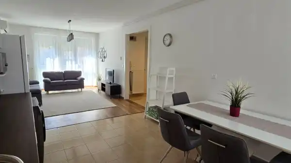 Kiadó újszerű tégla lakás, Pécs 3 szoba 69 m² 280 E Ft/hó