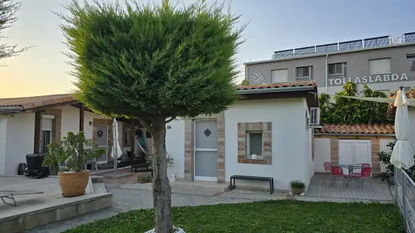 Kiadó újszerű tégla lakás, Pécs 1+1 szoba 29 m² 140 E Ft/hó