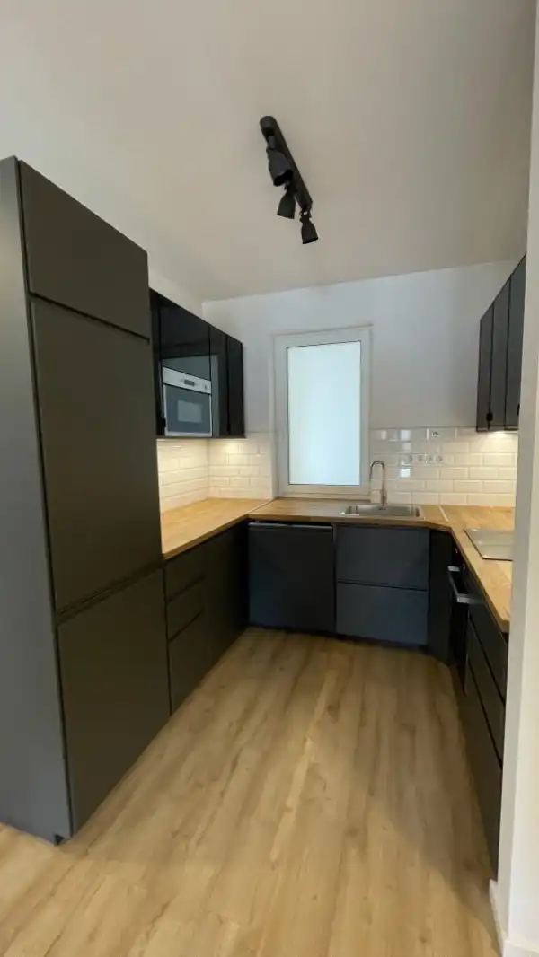 Kiadó újszerű tégla lakás, Tata 3 szoba 66 m² 280 E Ft/hó